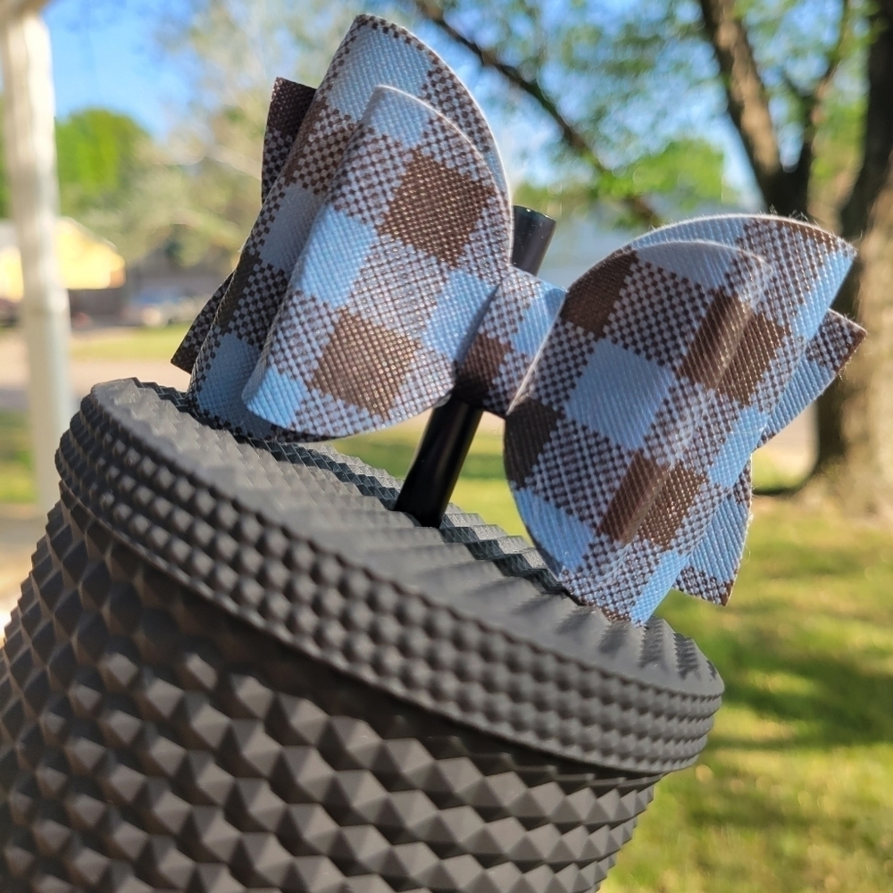 Tumbler bow straw topper